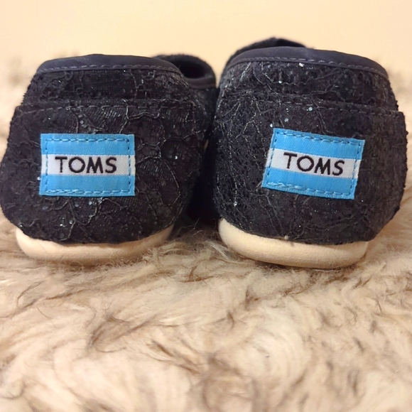 Black glitter Toms size 7.5 - Picture 3 of 4